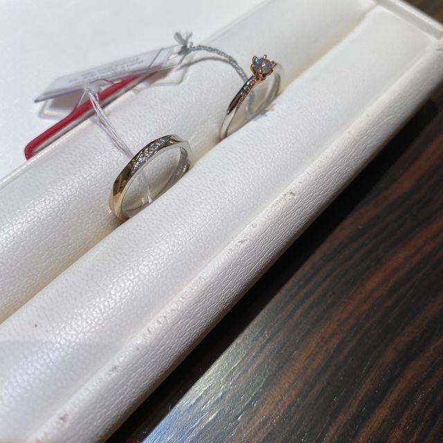 【MACHERIE(マシェリ)の口コミ】 婚約指輪は天の川という名前です。
ダイヤを引き立てつつも天の川のように…