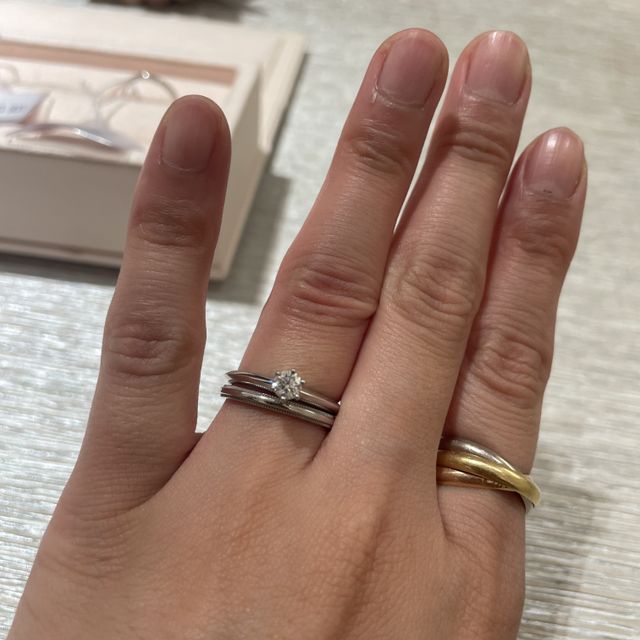 【ティファニー(Tiffany & Co.)の口コミ】 ティファニー独特のミル打加工がとても魅力的。
見る人によってはティファ…