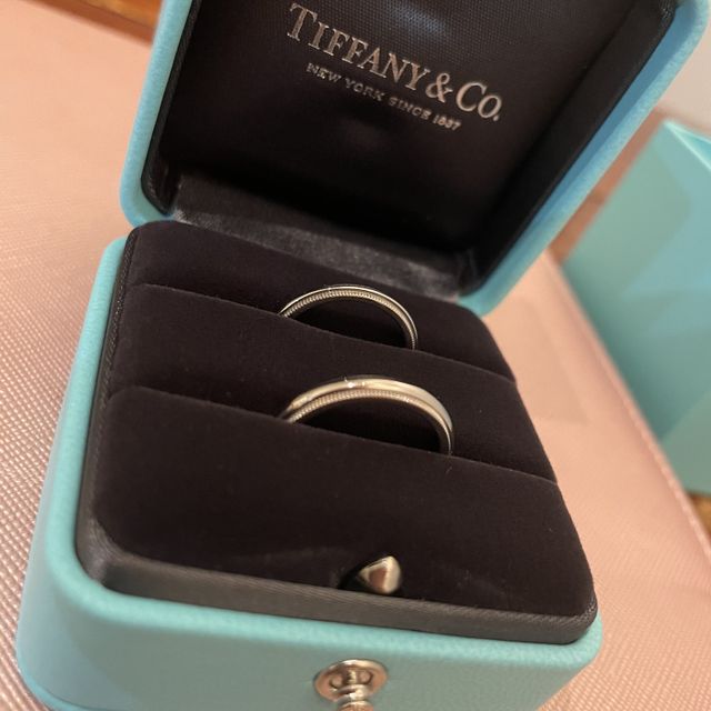 【ティファニー(Tiffany & Co.)の口コミ】 ティファニー独特のミル打加工がとても魅力的。
見る人によってはティファ…