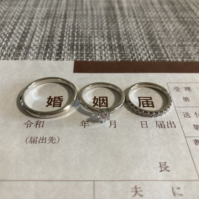 【アイプリモ(I-PRIMO)の口コミ】 ハーフエタニティリングで価格を抑えながらも、シングル使いでもつけてる…