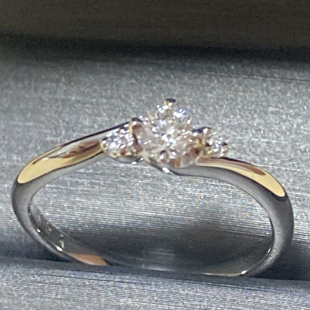 【LOVEST(ラヴェスト)の口コミ】 無難なデザインが好きな奥さんに送るのにおすすめしたいです！
変わったデ…