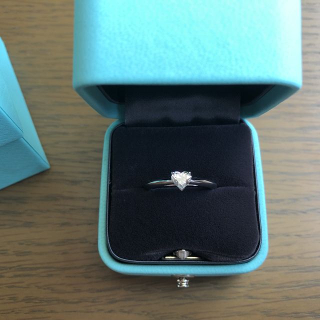 【ティファニー(Tiffany & Co.)の口コミ】 ハートの形のダイヤモンドがあることを知って、婚約指輪は絶対ハートシェ…