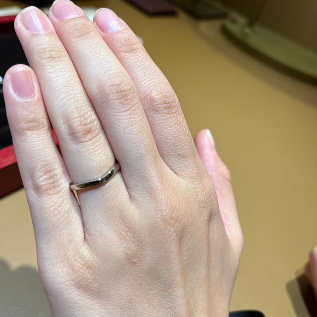 【カルティエ(Cartier)の口コミ】 ダイヤがついたデザインを他のブランドで見ていましたが、こちらで定番の…