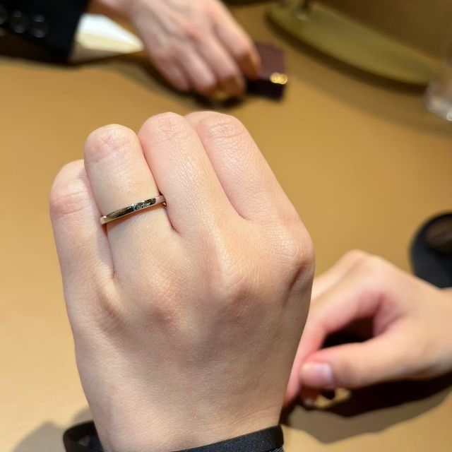 【カルティエ(Cartier)の口コミ】 ダイヤがついたデザインを他のブランドで見ていましたが、こちらで定番の…