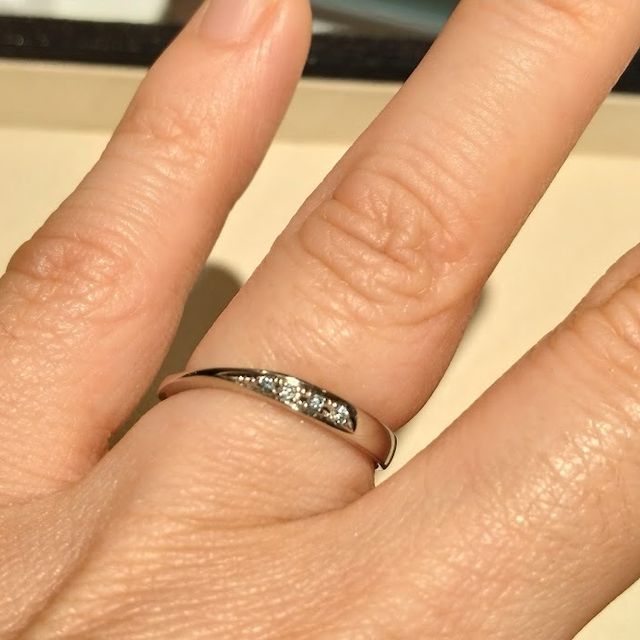 【CHARMY(チャーミー)の口コミ】 「鍛造製法」と「鋳造製法」の指輪を揃えています。
鍛造製造で作られた指…