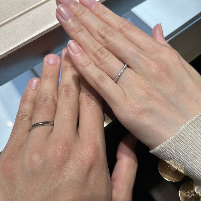 【ブルガリ(BVLGARI)の口コミ】 細身のハーフエタニティで、内側にダイヤモンドが一粒ついている華やかな…