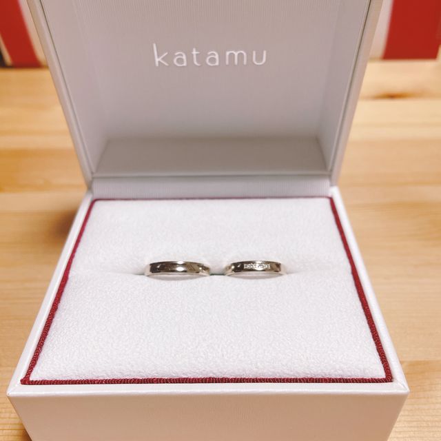 【Katamu(カタム)の口コミ】 まず、着け心地がとてもいいです。
角がなく、付け外しにストレスを感じま…