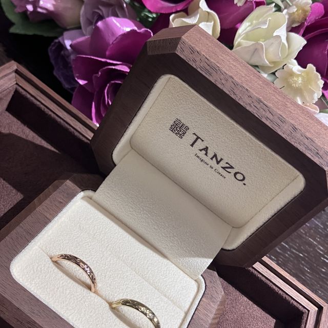【TANZO.(鍛造指輪)の口コミ】 オリジナルのデザインを担当の方と一緒に考えさせていただきました。自分…
