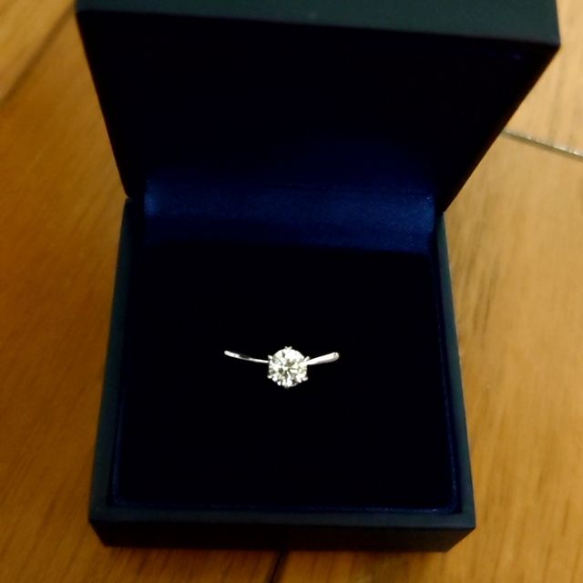 【銀座ダイヤモンドシライシの口コミ】 指のサイズが分から図困っていたのですが、後から一緒にサイズやデザイン…