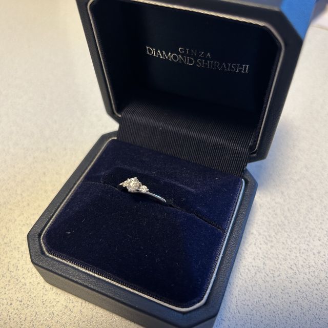 【銀座ダイヤモンドシライシの口コミ】 女性らしい可愛いデザインがとても気に入ってます。
特別な日だけでなく、…
