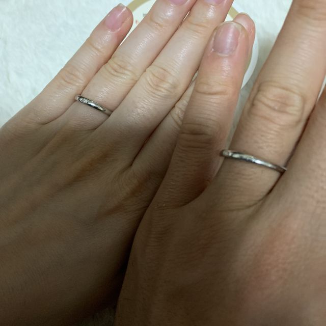 【出雲結(いずもゆい)の口コミ】 デザインがとてもシンプルで、日常使いがとてもしやすい指輪です。流行り…