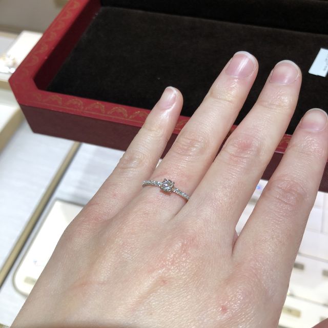【カルティエ(Cartier)の口コミ】 個人的に、まさしく婚約指輪のようなものはあまりピンと来ず、もう少した…