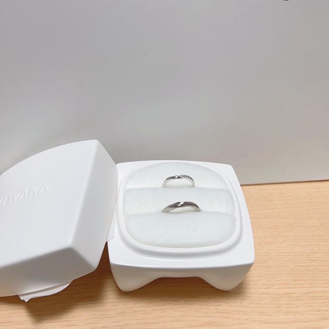 【俄(にわか)の口コミ】 婚約指輪とセットリングではありませんが、指輪ごと物語があり、組み合わ…