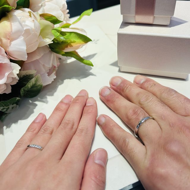 【アイプリモ(I-PRIMO)の口コミ】 形がシンプルでどの年齢になってもつけられそうなところです。ダイヤがあ…