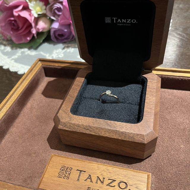 【TANZO.(鍛造指輪)の口コミ】 彼女の手に馴染むようなデザインの指輪が製作できたこと、鍛造で製作され…