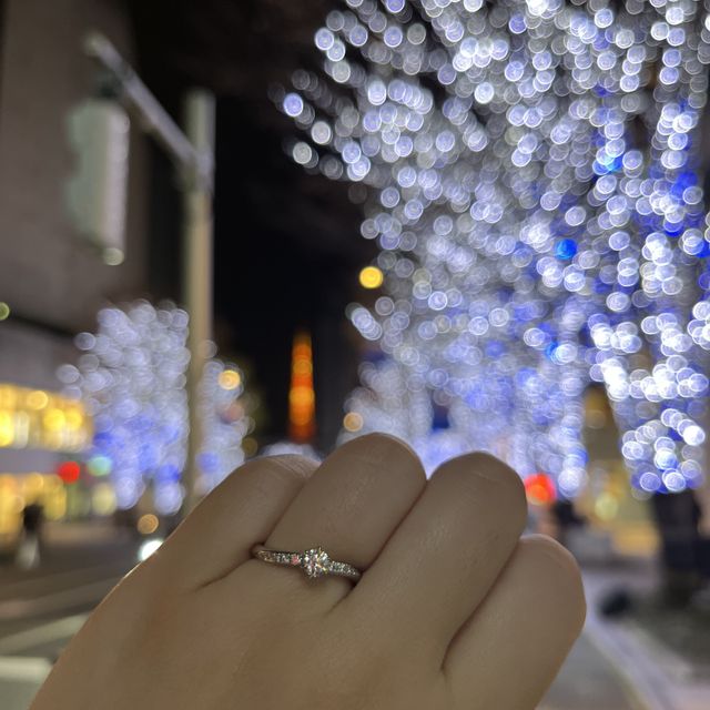 【銀座ダイヤモンドシライシの口コミ】 優柔不断な為たくさん試着をさせていただき決めました。その中でもダイヤ…