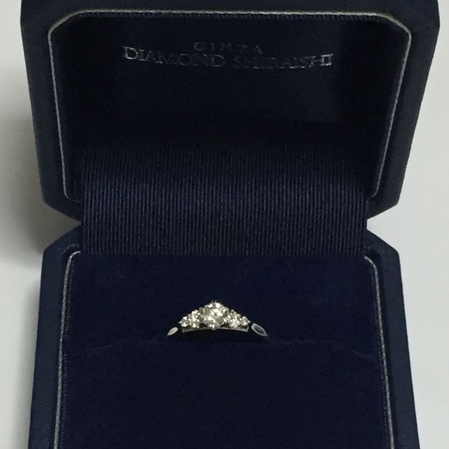 【銀座ダイヤモンドシライシの口コミ】 選ぶときは種類がおおくて、ものすごく悩みましたが、親切な店員さんと相…