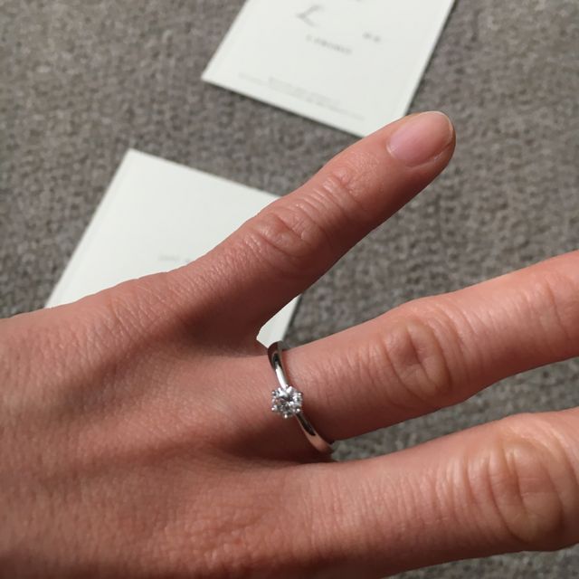 【アイプリモ(I-PRIMO)の口コミ】 デザインは王道にみえて繊細で、ダイヤモンドが一層大きく輝いてみえます…