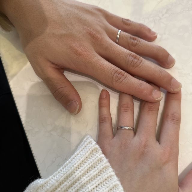 【Bridal Jewelry Fujita(ブライダルジュエリーフジタ)の口コミ】 シンプルでとても普段使いしやすいです！
指がきれいに見えるのもポイント…