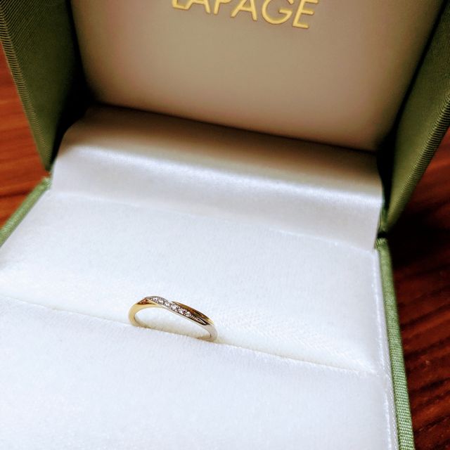 【LAPAGE(ラパージュ)の口コミ】 お花(ミモザ)をイメージした指輪。可憐で繊細なデザインがお気に入りです…