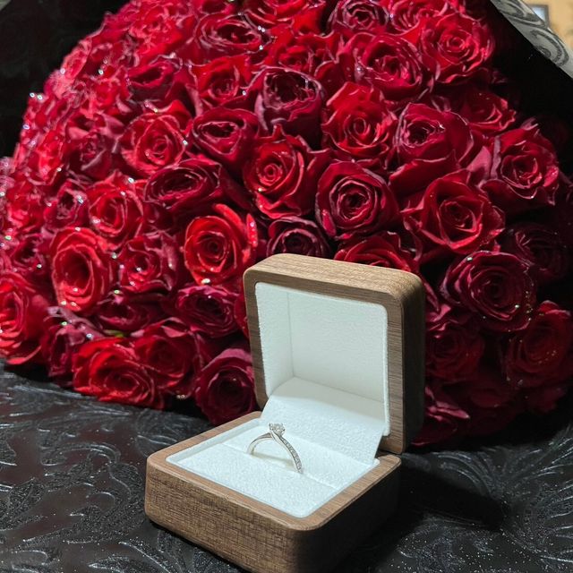 【宝寿堂(ほうじゅどう)の口コミ】 中央のダイヤと、リング部分の小さなダイヤとのバランスがお気に入りです…