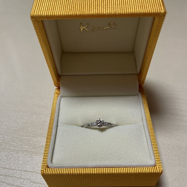 【ケイウノ ブライダル(K.UNO BRIDAL)の口コミ】 デザイナーがこちらの希望を聞いてその場でデッサンを書き起こし、複数の…