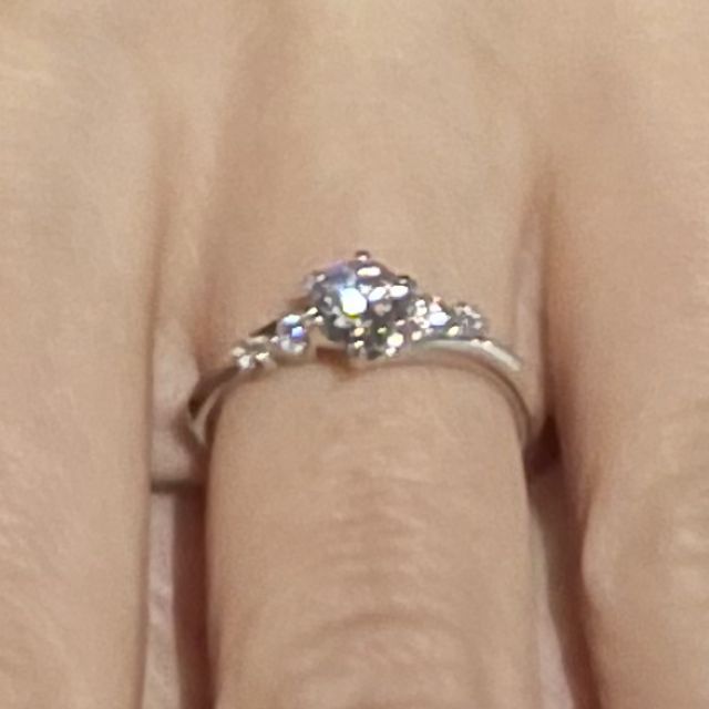 【TOMOE(トモエ)の口コミ】 シンプルでありながら、少しだけひねりの入ったデザインになっており、よ…