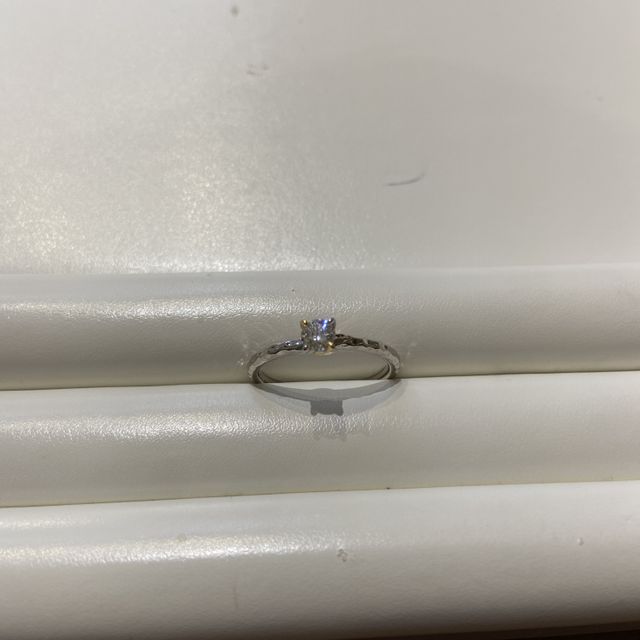 【izumoKANOURINGの口コミ】 出雲市ブランドでデザインも良く凄く気に入りました。
シンプルな指輪を求…