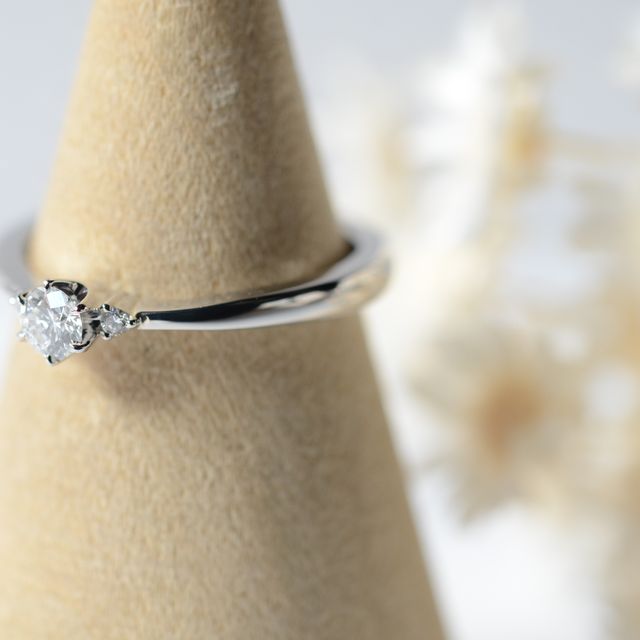 【CRAFY(クラフィ)の口コミ】 .
指輪の材質やデザインなど
すべて選べるのが良くて
気持ちのこもったオ…