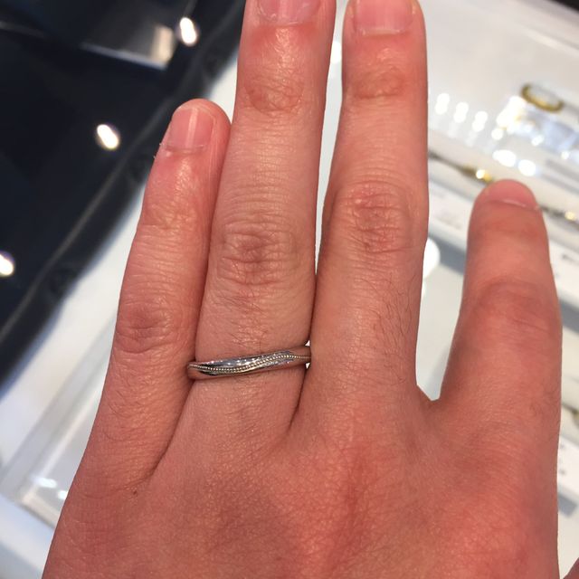 【JEWELRY  KAMATA(ジュエリーかまた)の口コミ】 指輪の内側に双子のダイヤモンドがついたデザインでした。ひとつの原石か…