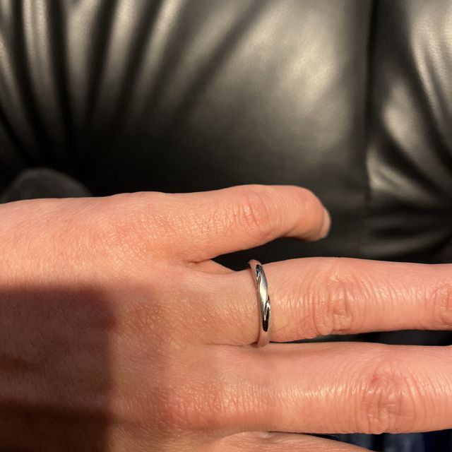 【エクセルコダイヤモンド(EXELCO DIAMOND)の口コミ】 女性用はゴージャスなデザインで
いろんな服に合う感じでキラキラ感を求め…