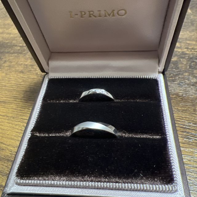 【アイプリモ(I-PRIMO)の口コミ】 【指輪のデザイン】
他のブランドも何店舗か回って指輪を探したが、似たよ…