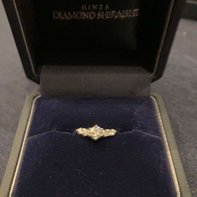 【銀座ダイヤモンドシライシの口コミ】 まずデザインがとても気に入っています。シンプル過ぎず、かといって豪華…