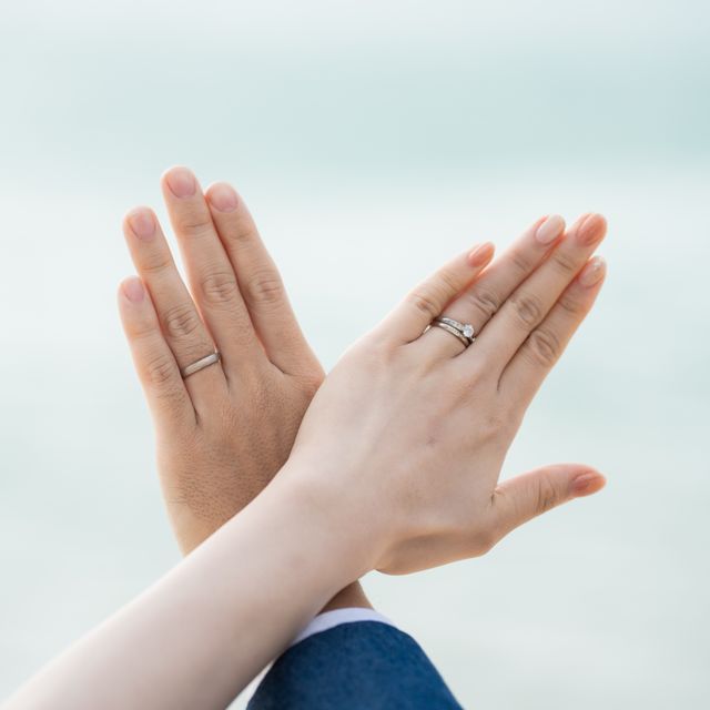 【BRILLIANCE+(ブリリアンスプラス)の口コミ】 結婚指輪にはシャンパンゴールドの色味を選びました。ゴールドとシルバー…