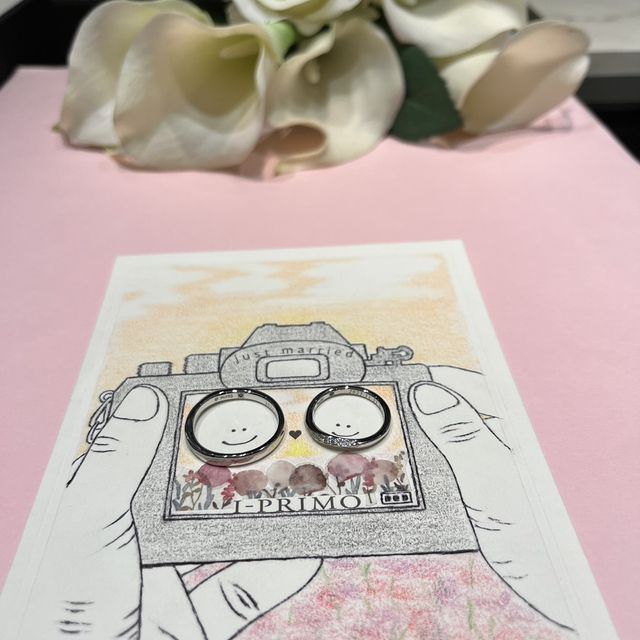 【アイプリモ(I-PRIMO)の口コミ】 デザイン
　男性側の指輪はシンプルでウェーブがあるようなデザインで、
…