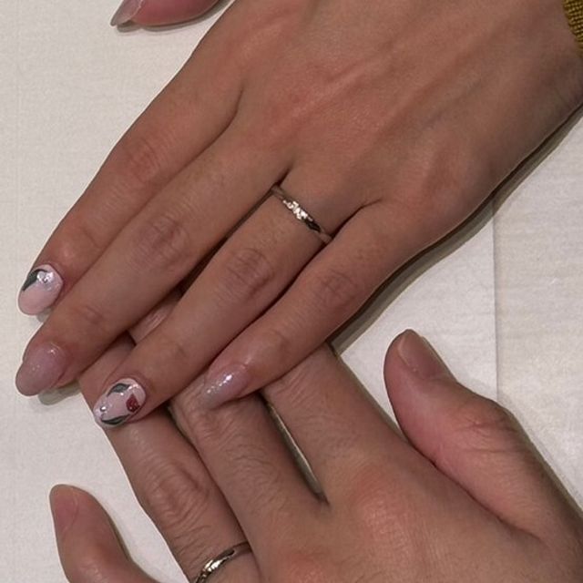 【アイプリモ(I-PRIMO)の口コミ】 指輪のデザインはシンプルでありながら、さりげなくかわいさもあり、とて…