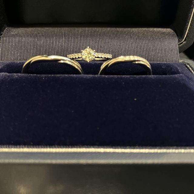 【銀座ダイヤモンドシライシの口コミ】 「婚約指輪と重ね付けしたい」「夫婦で似た形のものにしたい」という願い…