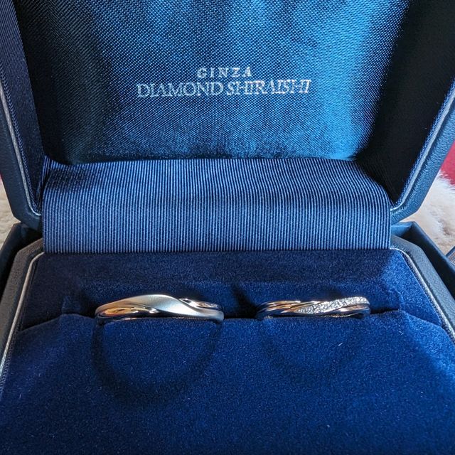 【銀座ダイヤモンドシライシの口コミ】 ウェーブのイメージで探していたがこちらのデザインは
立体的なデザインと…