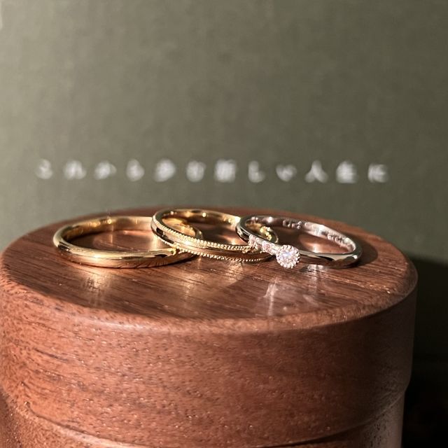 【鎌倉彫金工房の口コミ】 結婚指輪は2本ともに材質は18金イエローゴールド、デザインは甲丸、幅2.0m…