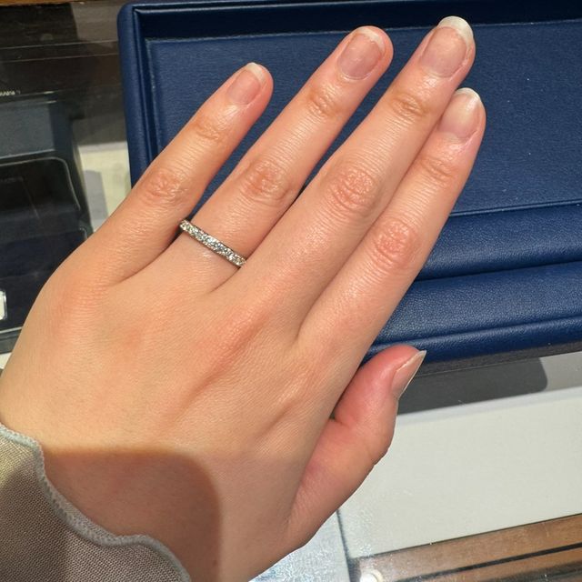 【銀座ダイヤモンドシライシの口コミ】 エタニティリングが良かったのですが、こちらのブランドはダイヤモンドの…