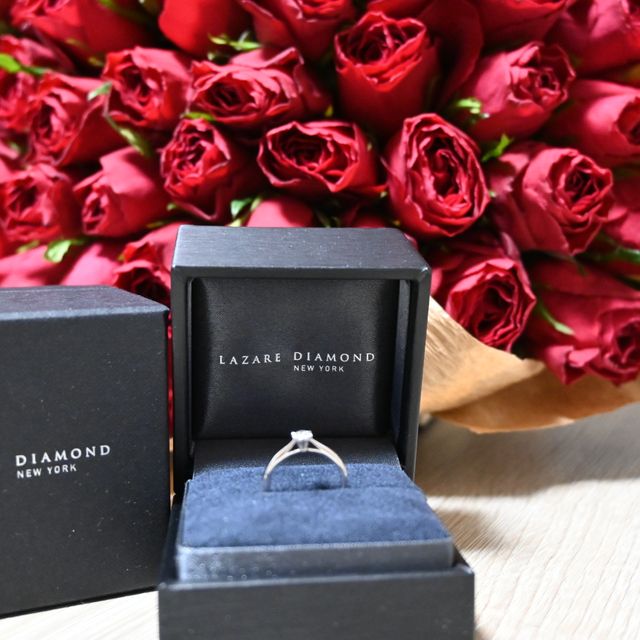 【ラザール ダイヤモンド(LAZARE DIAMOND)の口コミ】 婚約指輪を彼と一緒に見に行きました。何種類も試着して、自分の指に合う…