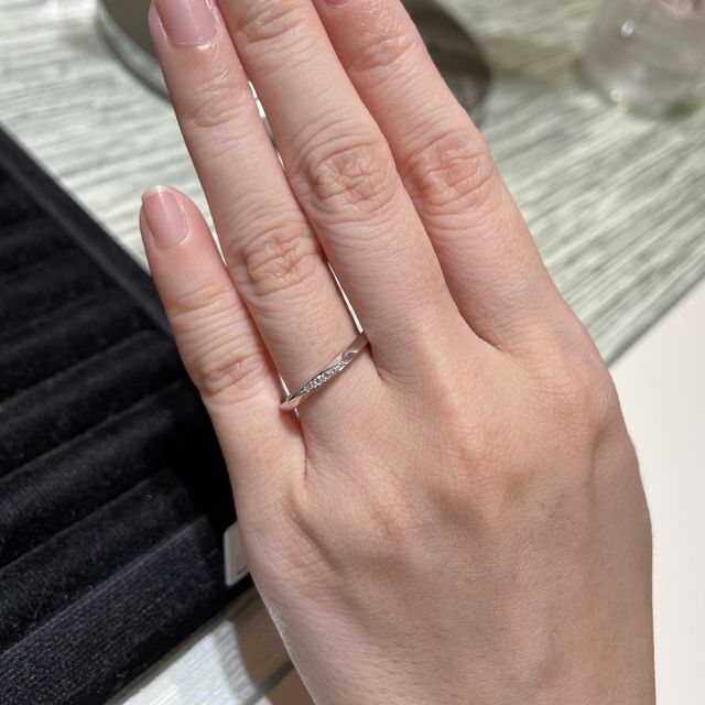 【TRECENTI(トレセンテ)の口コミ】 どんな指輪がいいか気持ちが定まっていない時点での試着でしたが、店員さ…