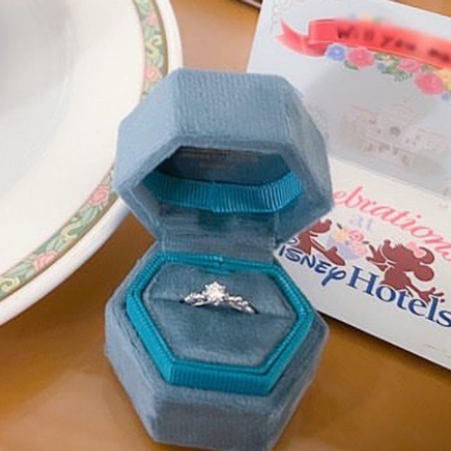 【ケイウノ ブライダル(K.UNO BRIDAL)の口コミ】 ジーニーが大好きな彼女とケイウノのデザイナーさんとのこだわりがマッチ…