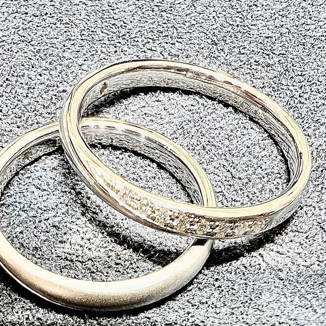 【4℃ BRIDAL(ヨンドシーブライダル)の口コミ】 お値段もお手頃で、夫はストレートを希望し、私はウェーブ希望で形に悩ん…