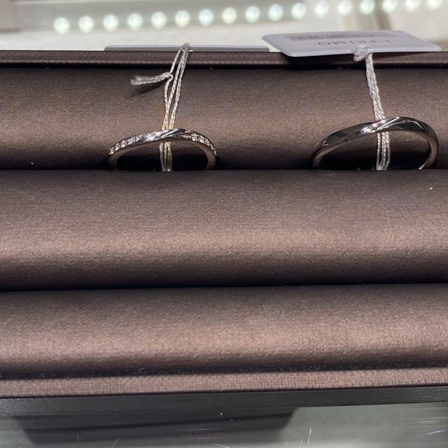 【アイプリモ(I-PRIMO)の口コミ】 デザインがシンプルで可愛かったです。
ダイヤが埋め込まれているのですが…