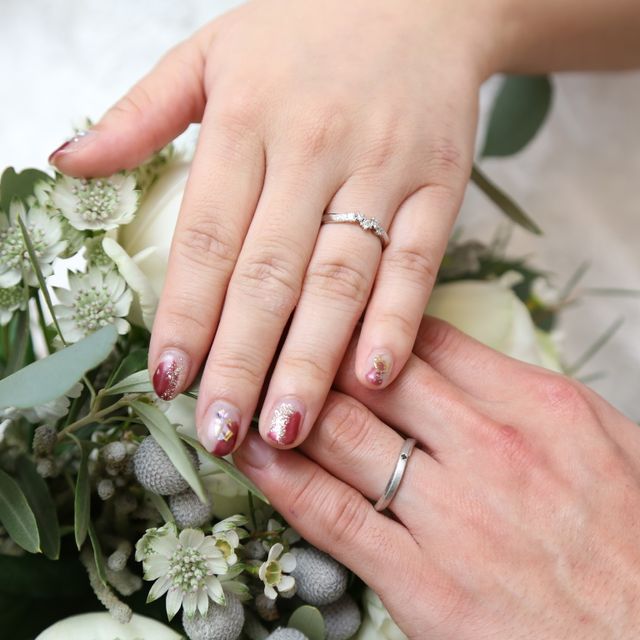 【エクセルコダイヤモンド(EXELCO DIAMOND)の口コミ】 女性用には大小の複数のダイヤモンドでゴージャスなデザインにがとてもお…