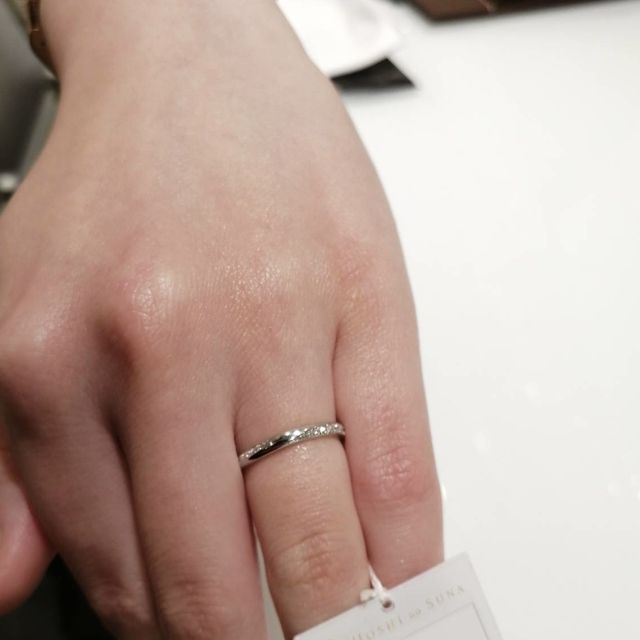 【JKPLANET(JKプラネット)の口コミ】 両サイドから流れるようにダイヤモンドが埋め込まれているデザインでとて…