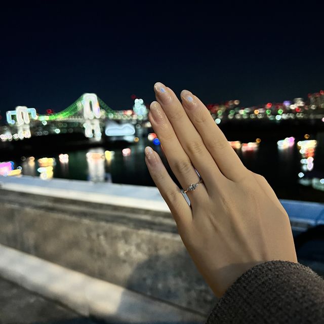 【アイプリモ(I-PRIMO)の口コミ】 ウェーブの形になっており、指が細長く見えるところがとても魅力に感じま…