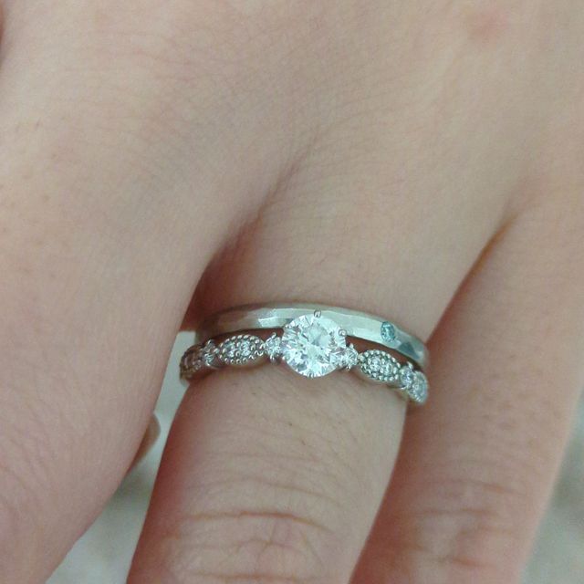 【AMOUR AMULET(アムール・アミュレット)の口コミ】 デザインが気に入りました。キュートな感じで、妻の雰囲気にマッチしてい…