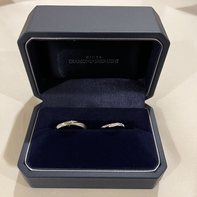 【銀座ダイヤモンドシライシの口コミ】 ウェーブタイプのデザインで指が綺麗に見えます。またダイヤモンドの周り…